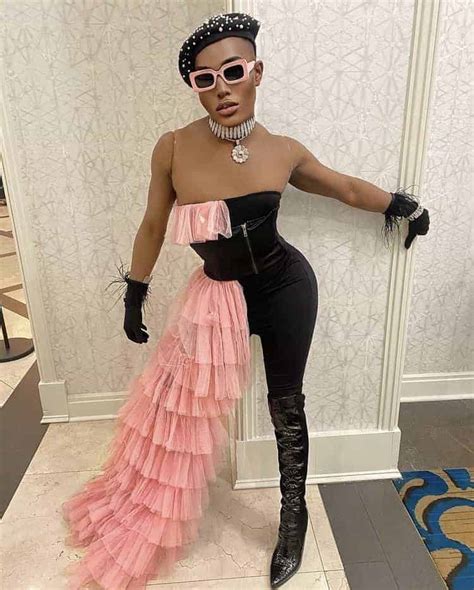 androgynous clothes  future   binary fashion