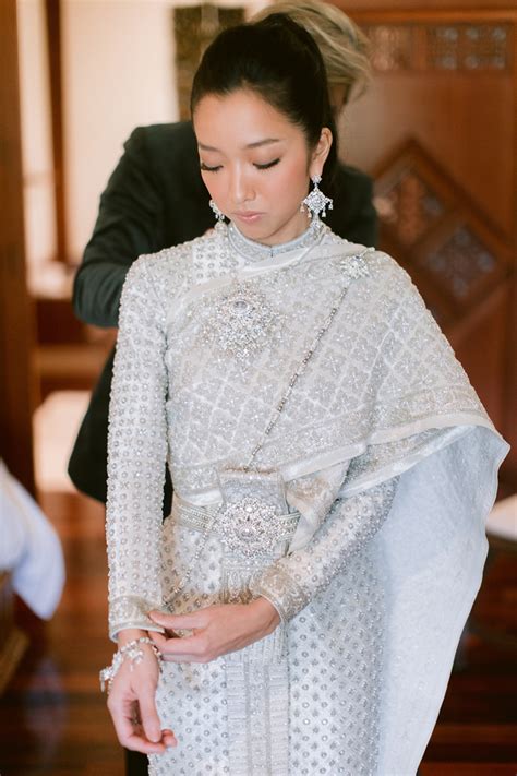 Week-Long Colorful Traditional Thai Wedding | Junebug Weddings