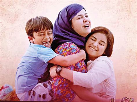 Secret Superstar Review {4/5}: If you world revolves around your mother ...