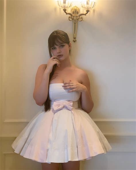 Starlet Arcade: Hot Isabella Ardley