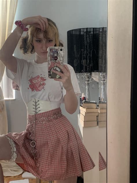 Here’s a cute outfit that I wore today! :3 : r/Kawaii