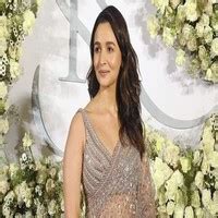 Alia Bhatt Songs - Listen and Download Alia Bhatt Mp3 Songs Online on Gaana