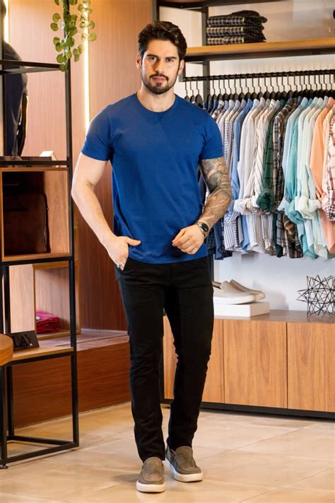 Estilo básico e casual para homens | Roupas masculinas na moda, Estilos casuais masculinos, Moda