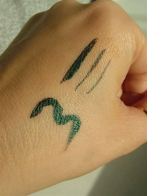 Изумрудная подводка для глаз Ив Сен Лоран YSL Couture Eye Liner 03 ...