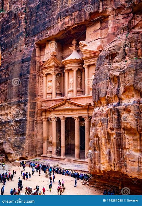 Ancient Temple in Petra, Jordan Stock Photo - Image of ancient ...