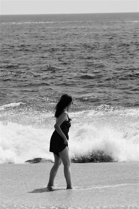 Big Ass Walking On The Beach Photos, Download The BEST Free Big Ass