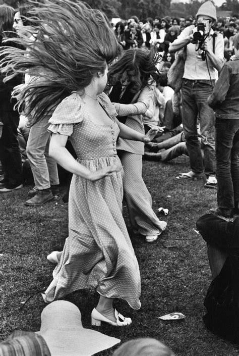 22 Beautiful Woodstock Photos That Make You Feel Like You Were There ...