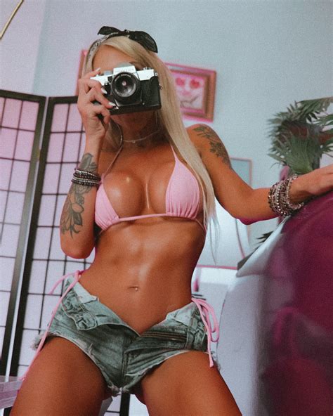 Sarah Harlow (@sarahharlowsworld) on Threads