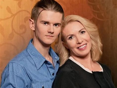 47-летняя Ирина Лобачева разводится с молодым мужем из-за побоев ...