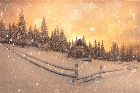 Фантастичен розов вечерен пейзаж, светещ от слънчева светлина. - онлайн ...