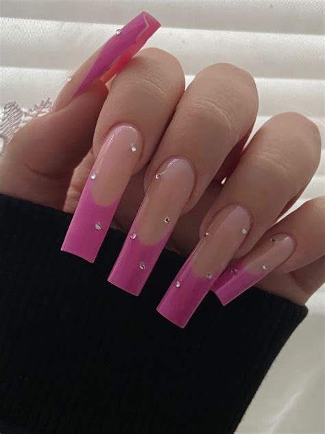Pin de 𝔗𝔞𝔪𝔦𝔞 em Aes • Nails | Unhas bonitas, Unhas desenhadas, Unhas ...