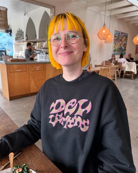 Tessa Violet