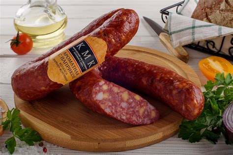 Колбаса полукопченая "Чесночная" купить с доставкой – Delikates
