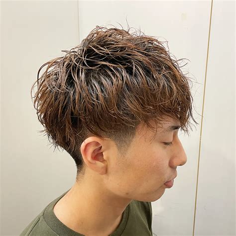 ダークブラウンで楽しむメンズスタイル｜落ち着きのある色味で雰囲気アップ｜ホットペッパービューティーマガジン