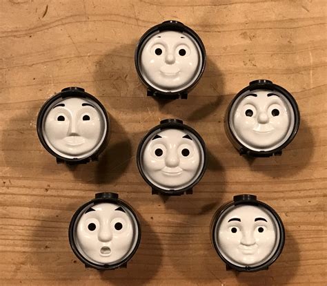 きかんしゃトーマスの顔だけコレクションです - 蕗狩軽便図画模型工作部日記