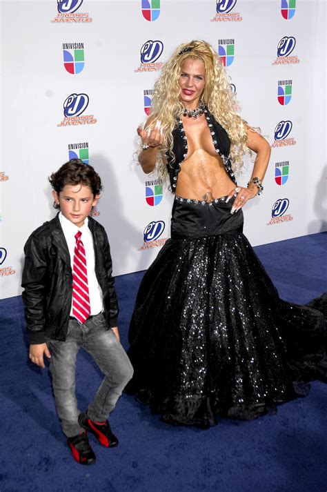 La transformación de Emilio Osorio, el hijo de Niurka Marcos, en fotos