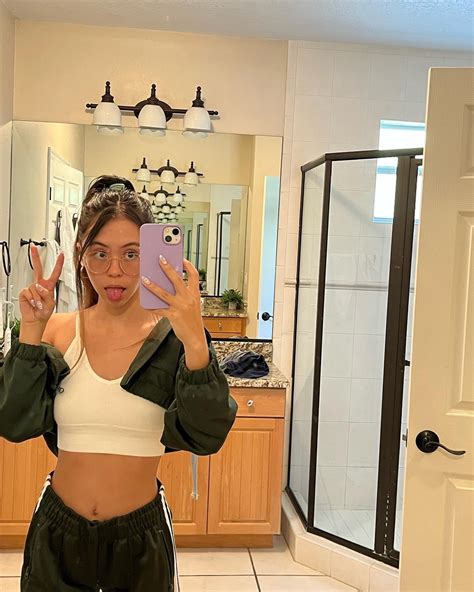 Tiptoe Tingles belly button compilation : r/Asmr_bellybuttons