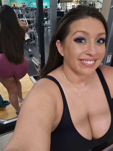 Gym pawg thick : r/girlsinyogapants
