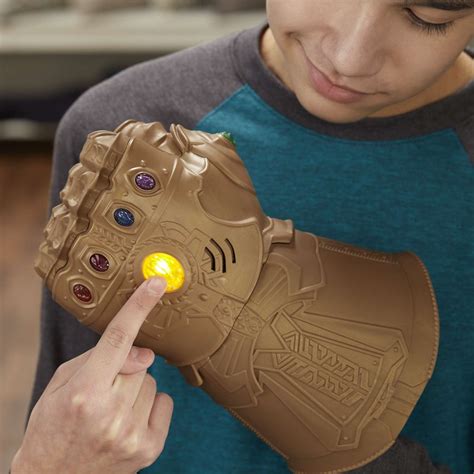 Игрушка Marvel Перчатка бесконечности Avengers купить по цене 1499 ₽ в ...
