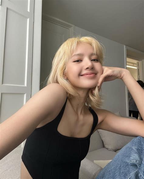 times blackpinks lisa showed   forehead  instagram
