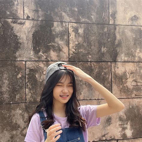 Profil dan Potret Shania Yan, YouTuber Cover Bersuara Merdu - Zona Banten
