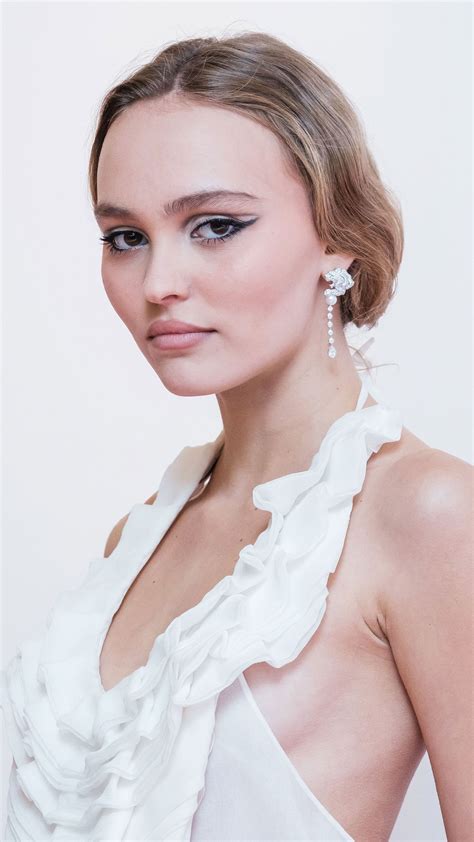 Johnny Depp Y Lily Rose 2024 Lily Rose Depp Is Aging Exactly Like Her