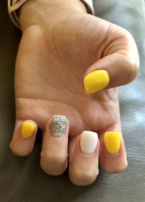 Short Nail Designs In Yellow
