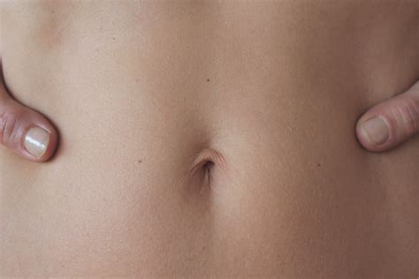 Why Does Touching Your Belly Button Make You Have To Pee