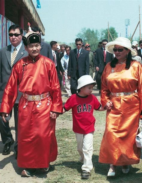 Үе үеийн тэргүүн хатагтай нарын хэн нь монголчуудад илүү ээлтэй байсан ...