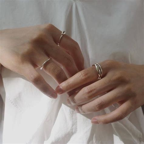 Идея фото рук в Инстаграм | Jewelry, Pretty hands, Rings