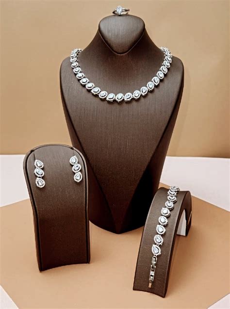 GLAM LUXE Jewelry Set, Sparkling Crystal Jewelry Sets – Ellee Couture ...