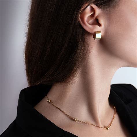 Серьги из коллекции ЗВЕЗДНОЕ НЕБО без вставок | Ear cuff, Pearl ...