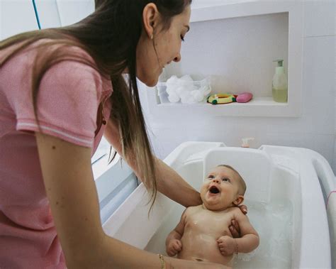 Como Dar Banho Bebe - Como dar Banho no Bebê: Dicas e Cuidados - Rosa Azul Kids