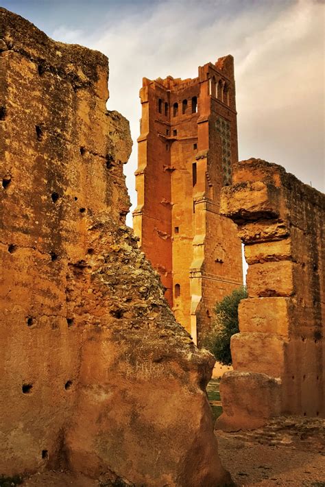 Hidden Algeria – Algiers - PILOT GUIDES