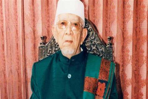 kh muntaha teladan mencintai alquran