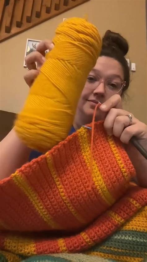 how to change colors while crocheting