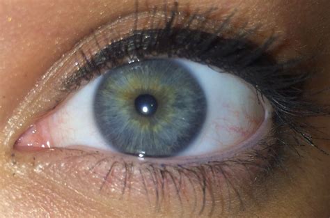 close blue eye photo