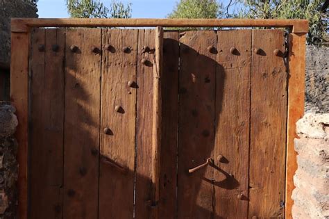 Premium Photo | Wooden very old garden gate
