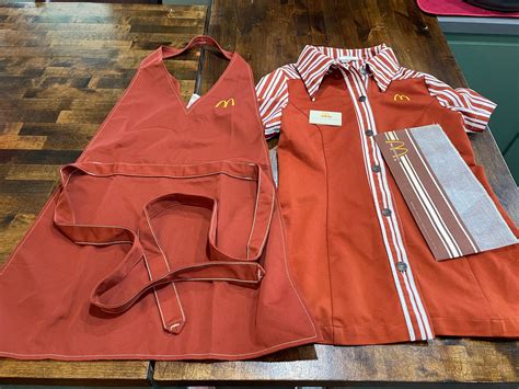Restaurant Uniforms, Vintage Yellow, Mcdonalds, Antique Collection, Put ...