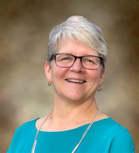 President Amy Reynolds Bio