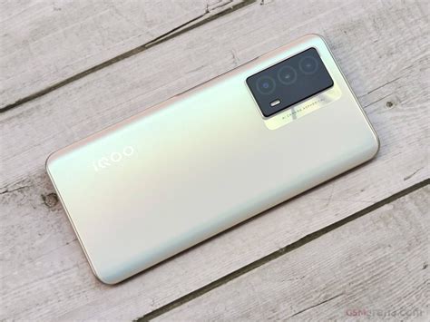 vivo iQOO Z5 pictures, official photos