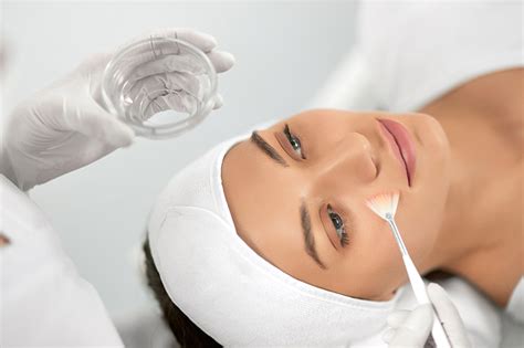 Chemical Peels in Chelsea and Battersea: Transform Your Skin