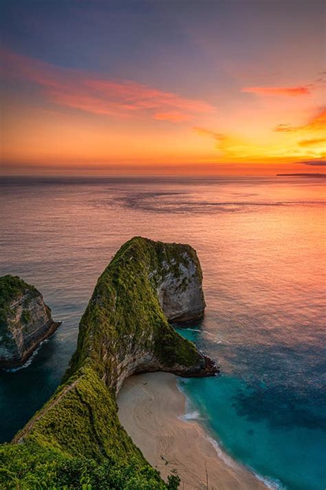 itinerary  indonesia islands  diversity cazenoveloyd