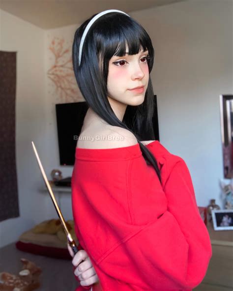 [Self] Yor closet cosplay by BunnyGirlBree : r/cosplaygirls