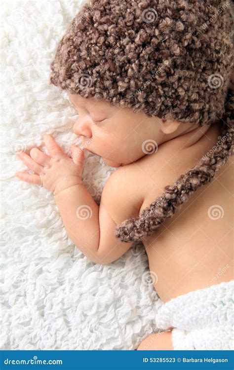 Pasgeboren baby stock afbeelding. Image of aanbiddelijk - 53285523