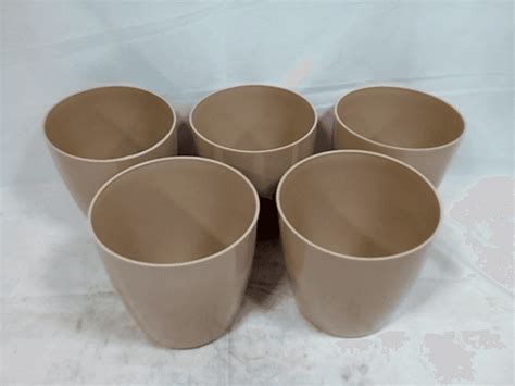 Lot of 5 - Garden Plastic Planter Pots - Dutch Goat