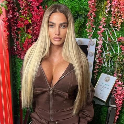 katie price estrenando boobs  memin