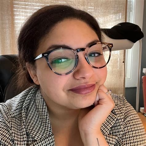 How to Flirt Using Just Your Body Language - Parade