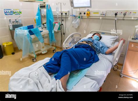 Labour room delivery hi-res stock photography and images - Alamy