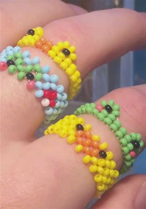 Колечки из бисера 🌈 | Beaded jewelry diy, Beaded necklace diy, Handmade ...